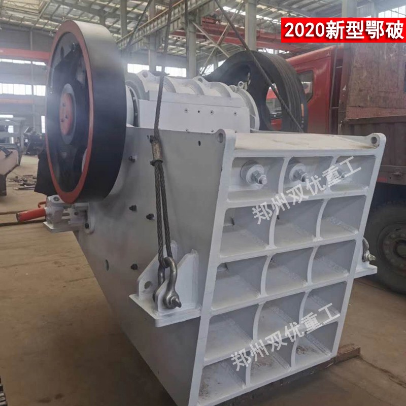 广西时产400吨履带式碎石机在郑州双优重工发货